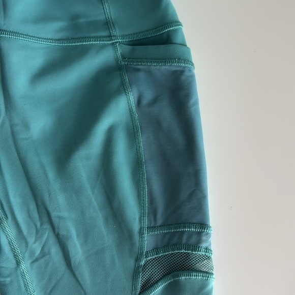 Lululemon Wunder Under High-Rise Crop Mesh in Teal, SIZE 6 - Picture 4 of 6